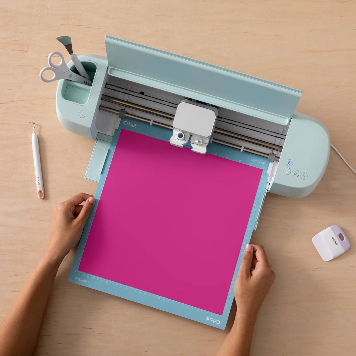 Heat-Activated, Color-Changing Vinyl – Permanent, Magenta - Light Pink